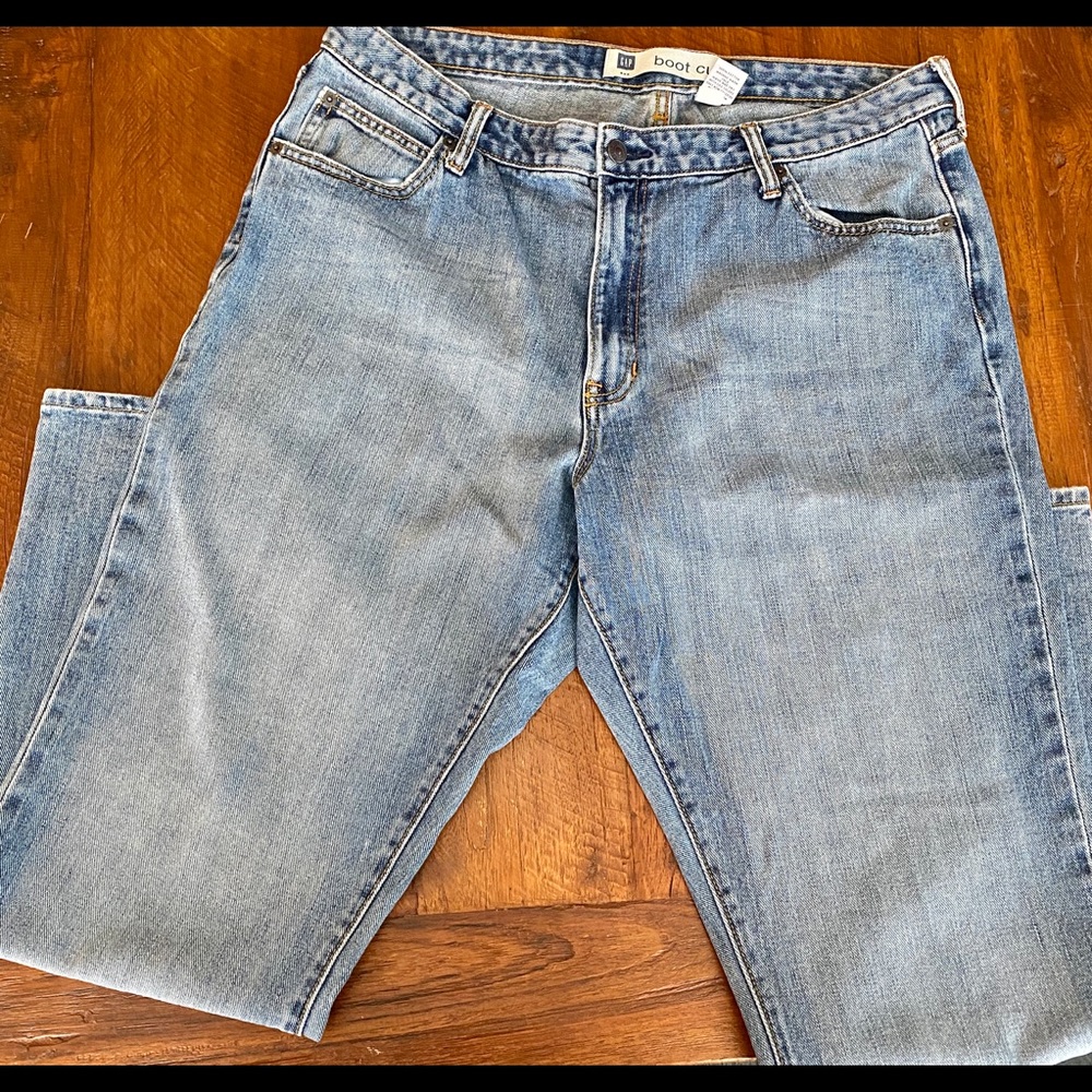 Gap women’s Sz 18R bootcut jeans perfect condition